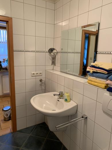 möblierte Wohnung 60qm- ab sofort-Pauschalmiete inkl. NK -  in 67167 Erpolzheim – Bad