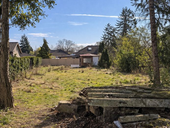 Attraktives Baugrundstück in ruhiger Wohnlage von Bremerhaven-Lehe- Eckernfeld – Garten mit Baufläche
