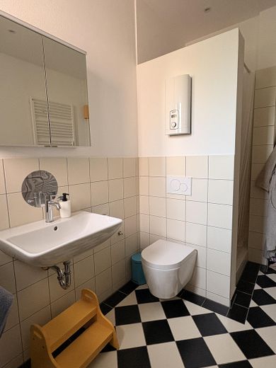 Quiet 5-room period apartment with garden in Kirchheim/Teck – Badezimmer