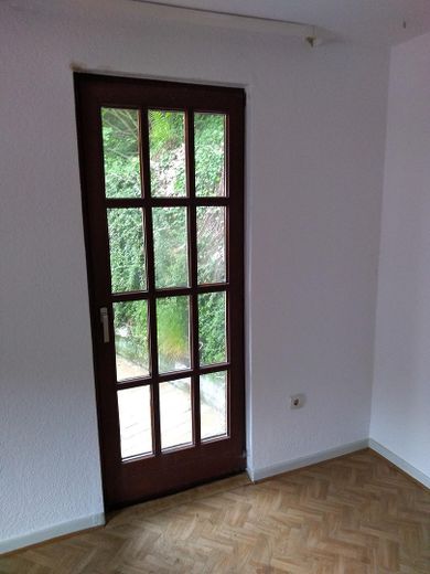 Freistehendes Einfamilienhaus 4 Zimmern 2x Garage + 694qm Bodend – Foto 8