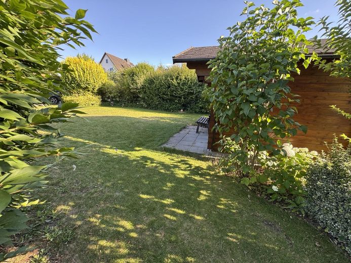 Einfamilienhaus in ruhiger Lage nahe Hamburg – Garten mit Sichtschutz