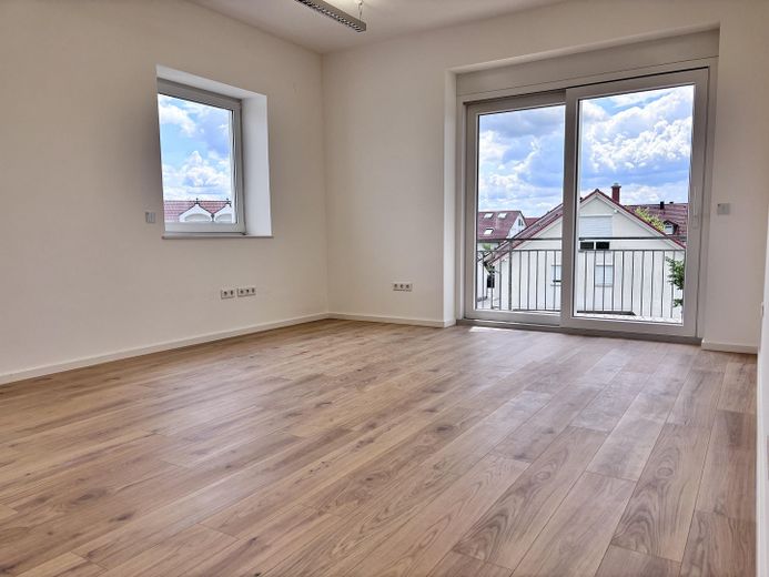 großes helles Büro