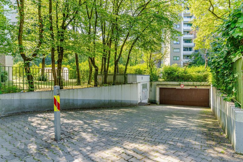 Bezugsfreie 3-Zimmer-Wohnung im 13. Obergeschoss mit zwei Balkonen und Alpenblick – Foto 20