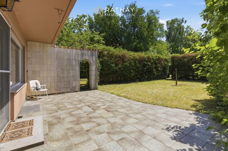 Reiheneckhaus mit 798 qm Grundstück: Sanierungschance im Regensburger Norden – Terrasse