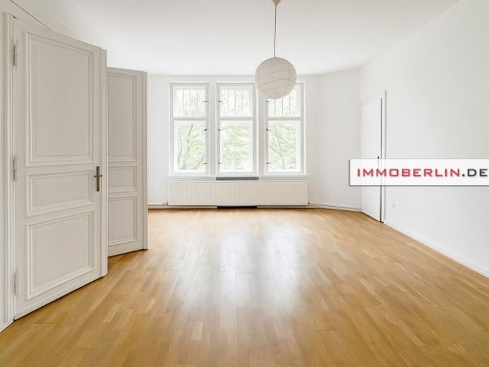 IMMOBERLIN.DE — Престижне розташування! Світла 4-кімнатна квартира неподалік від Шлосштрассе – Фотографія 1