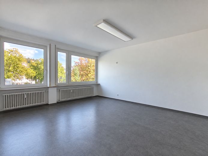 Habitación en piso compartido femenino, Stuttgart-Norte, DHBW al lado – Helles Zimmer