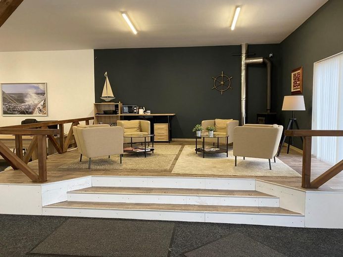 Gewerbeobjekt Wohnobjekt Grundstück Halle Haus Provisionsfrei – Halle 2: Empore 25qm