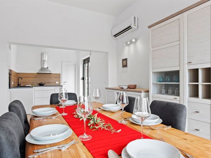 ***Modernes 3-Zimmer Apartment zentral in Porec mit Meerblick und Stellplatz!*** – Foto 1