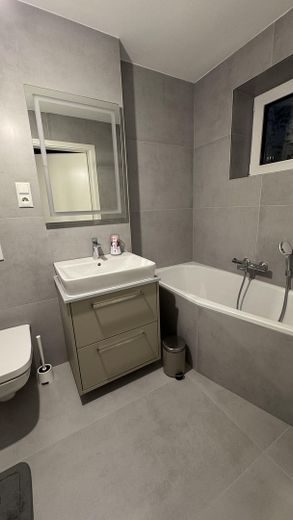 High-quality, stylish 4-room new-build maisonette apartment – Bad im Kinderzimmer UG