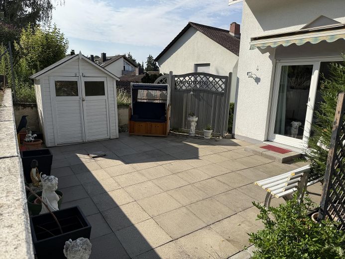 Stadtnahe, idyllische Terassen/Gartenwohnung in ruhiger Weinberglage – Terrasse