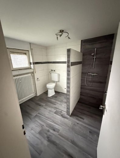 Ein- bis Zweifamilien Haus in Offenburg Weier – Badezimmer
