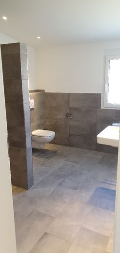 tolle 3 Zimmer Dachgeschosswohnung – Badezimmer