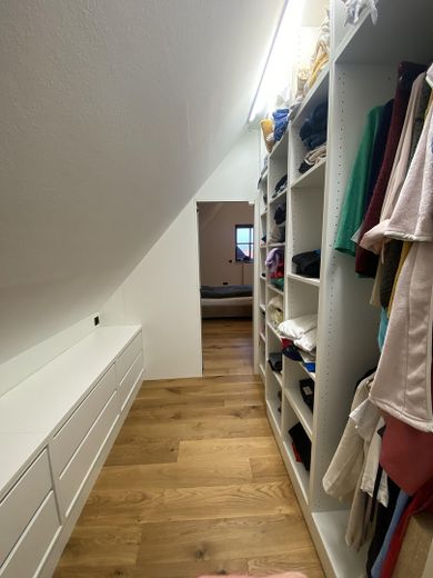 Exkl. 3-Zimmerwohnung 74+21qm EINMALIGER NUTZFLÄCHE - Einbauküche+begehb. Kleiderschr. auf 2 Ebenen – Nutzfläche