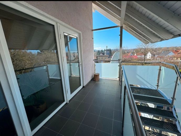 Schöne, helle Dachgeschosswohnung mit herrlichem Ausblick - sofort bezugsfertig. – Bild 11