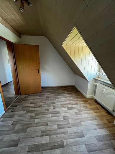 Helle Dachgeschosswohnung Nähe Klinikum Kassel und Universität – Foto 4