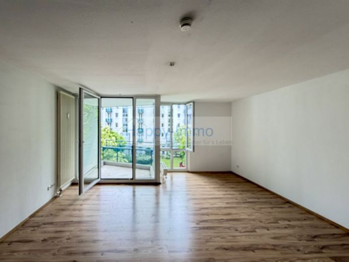 Appartamento libero / loggia esposta a sud / cucina componibile / bagno bianco / appartamento di 1 locale al 2° piano / posizione tranquilla sul cortile interno – Foto 1