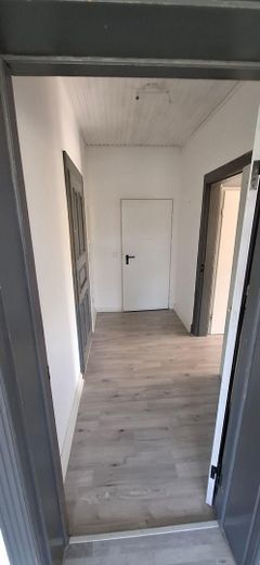 Großzügige 3-Zimmer-Wohnung mit Sommergarten & Balkon in Westerrade – Flur Richtung Eingang