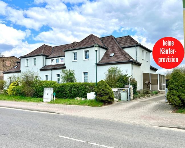 HORN IMMOBILIEN++ Mehrfamilienhaus 5 WE in Tantow mit Garten und Carports großen Grundstück – Mehrfamiliehaus in Tantow