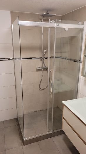 Bad mit Dusche (2023) im OG