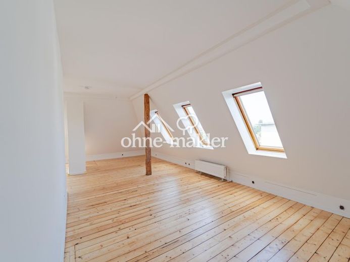 Altbau-Charme trifft Atelier-Flair: 110m² große 4‑Z-DG mit neuer EBK und Gartennutzung – फोटो 1
