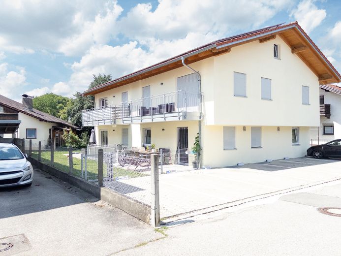 Luminoso appartamento seminterrato di 2 locali – in un tranquillo quartiere residenziale – Foto 1