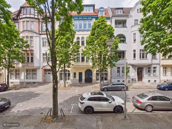 Cottbus’un en iyi konumunda tamamen kiralanmış: 10 bağımsız bölüm ve AfA fırsatları sunan anıt statüsündeki getirili gayrimenkul – Fotoğraf 1