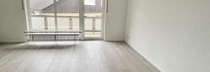 Da privato - grazioso appartamento monolocale per single a Pad. Schloß Neuhaus, posizione tranquilla con balcone al 2º piano – Wohnschlafzimmer ca. 24 qm