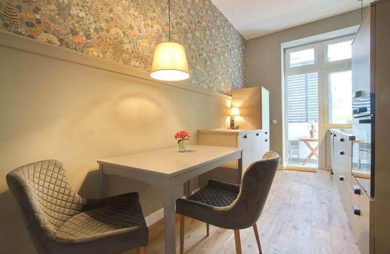 First-time occupancy after renovation: extremely appealingly designed and furnished apartment with loggia overlooking garden – b5ce386a324fa1a8776a1b1c1212ba872caf8dea.jpg