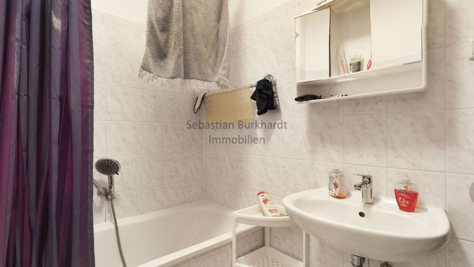 Attraktive 2-Raum-Wohnung nahe Fachhochschule Erfurt - ideal für Kapitalanleger – Badezimmer