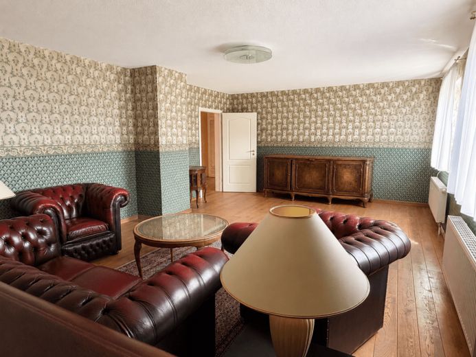 VIEL RAUM FÜR NEUE IDEEN // 190 m² große Maisonette-Wohnung mit Gartenparadies – Foto 1