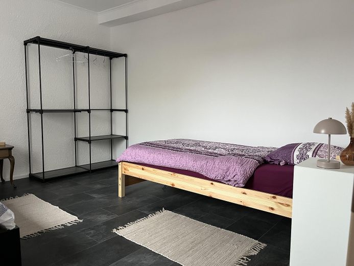 Stanza arredata in un appartamento condiviso – Zimmer 1