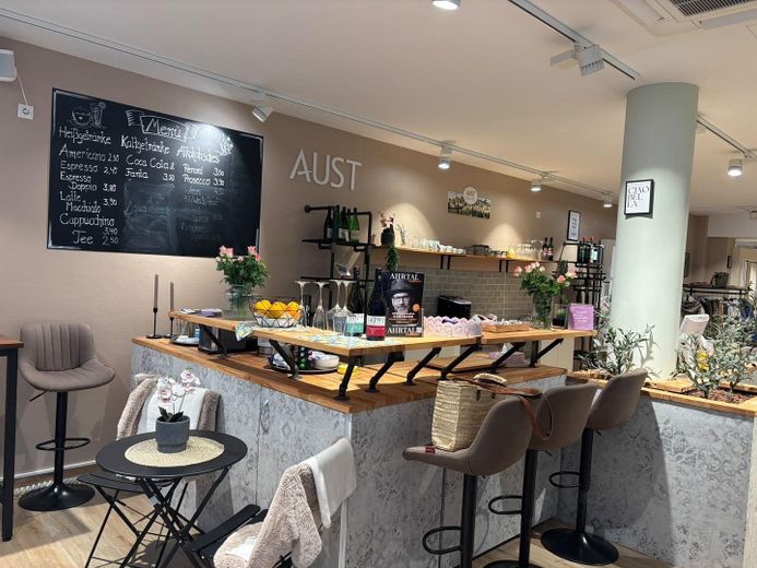 Klimatyzowany lokal handlowy w centrum Ahrweiler, w strefie dla pieszych, do wynajęcia – Cafetheke mit Kassenbereich