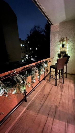 Balkon bei Nacht