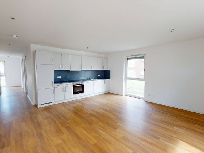 3-Zi.-Neubauwohnung mit EBK und sonniger TERRASSE – Ansicht IV: Wohn- und Esszimm…