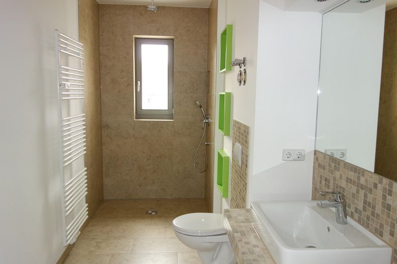 Abitare con stile in una casa a risparmio energetico – stilvolle Panoramadusche