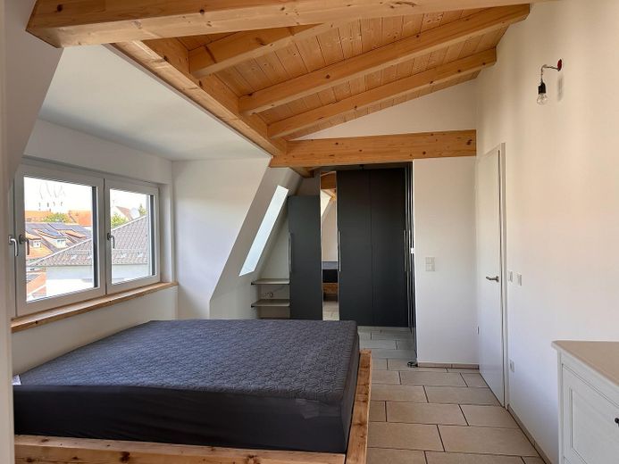 Mieszkanie 3-pokojowe na poddaszu o charakterze penthouse’u | Nowa budowa 2025 | bez prowizji – Schlafzimmer mit Ankleide