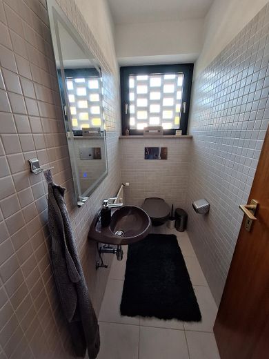 wunderschöne sonnige Wohnung mit Balkon im begehrten Stadtteil Voxtrup in Osnabrück – Gästetoilette
