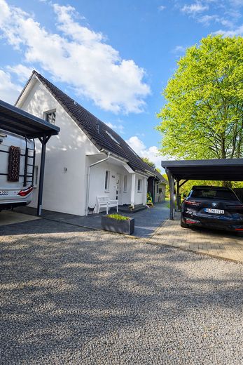 Vorplatz EFH