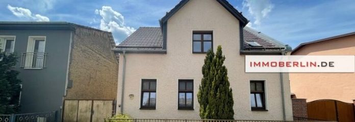 IMMOBERLIN.DE - Sanierungsbedürftiges Haus mit Nebengebäuden & Südgarten in naturverbundener Lage