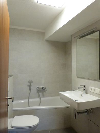 Badezimmer mit Badewanne