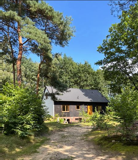 Gemütliches Schwedenhaus mit großem Garten in der Nähe von Lüneburg – Haus und Auffahrt