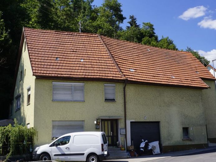 Bauernhaus mit Ausbaureserve wartet auf Sie! Haus, Kauf, Burladingen – Foto 1