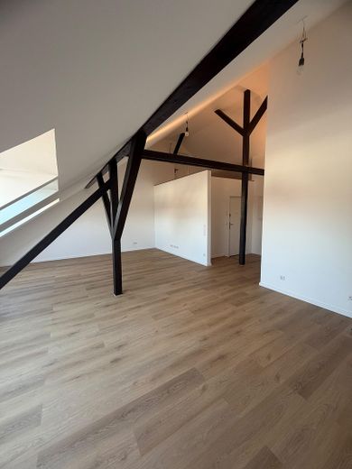 Pierwsze zasiedlenie – wyjątkowe 2-pokojowe mieszkanie na poddaszu w Schwetzingen – Wohnzimmer
