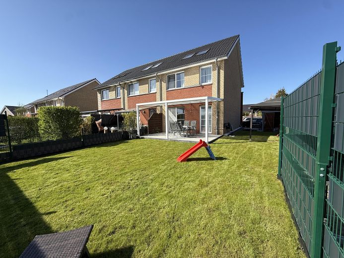 Frisch renoviertes Reihenendhaus mit Gartenparadies & XL-Terrasse – Foto 14