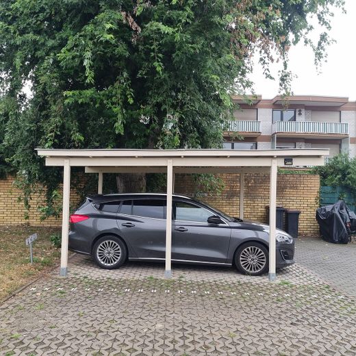 Carport Stellplatz