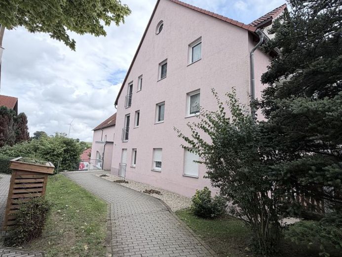 Apartamento de 2 habitaciones bien cuidado con balcón y ascensor – Foto 1