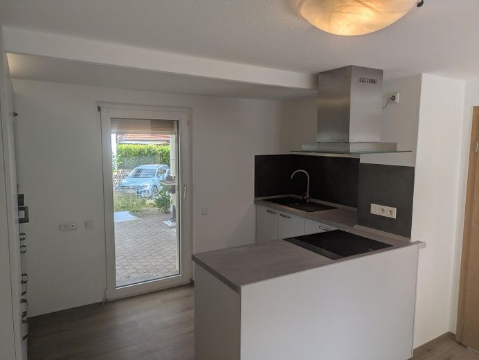 Appartement de 130 m2, 5 pièces, maison avec jardin dans un quartier de Ranstadt – Photo 2