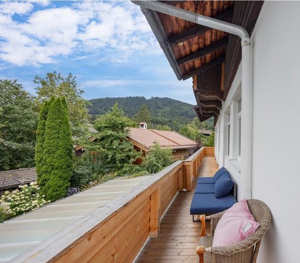 Großzügige 4,5-Zi.-Wohnung (175 m²) mit Dachterrasse & Wallbergblick in Bad Wiessee – Balkon Süd