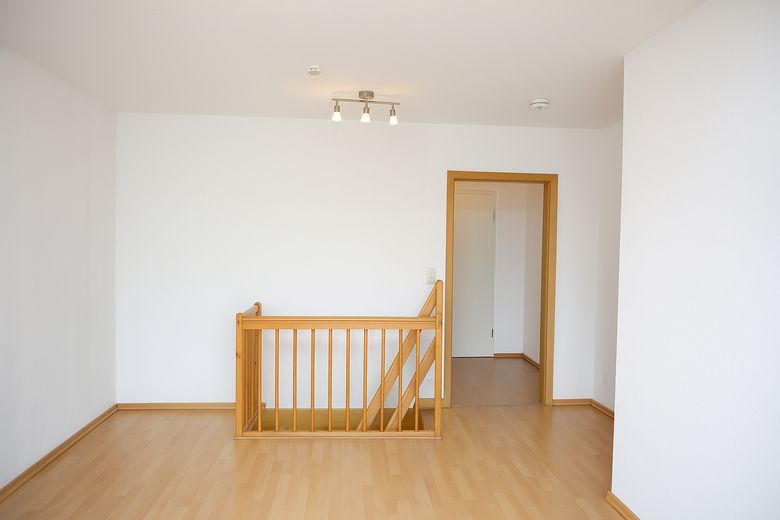 Wohnzimmer (Blick zum Flur)