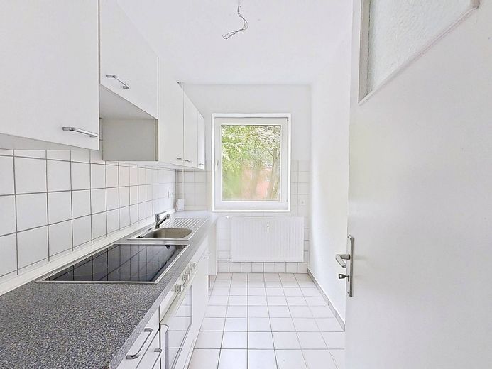 Moderne 2-Zimmer-Wohnung mit EBK in fußläufiger Nähe zum Stadtpark – Ansicht I: Küche